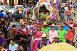 Carretas peregrinas llegan a Popoyuapa en un ambiente de fe y devoción