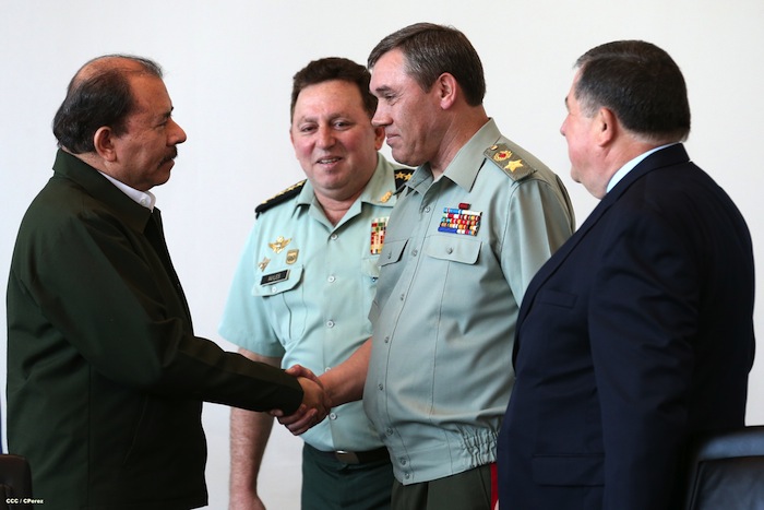 Daniel y Rosario se reúnen con Jefe del Estado Mayor de la Federación Rusa