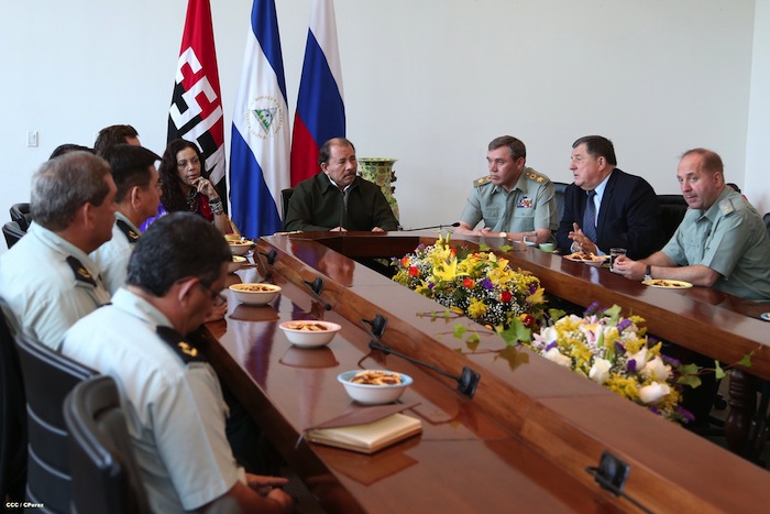 Daniel y Rosario se reúnen con Jefe del Estado Mayor de la Federación Rusa