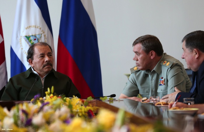 Daniel y Rosario se reúnen con Jefe del Estado Mayor de la Federación Rusa