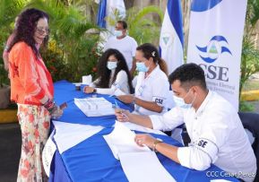 Presidente Daniel Ortega y Vicepresidenta Rosario Murillo votan en Elecciones Soberanas 2022