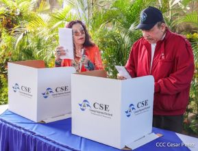 Presidente Daniel Ortega y Vicepresidenta Rosario Murillo votan en Elecciones Soberanas 2022