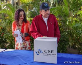 Presidente Daniel Ortega y Vicepresidenta Rosario Murillo votan en Elecciones Soberanas 2022
