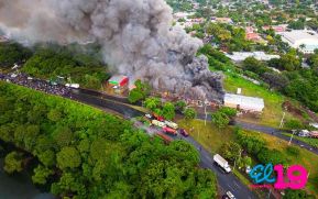 Incendio en tramos de pólvora en Tiscapa