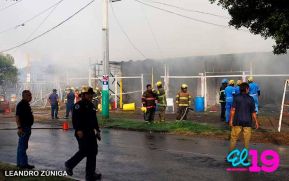 Incendio en tramos de pólvora en Tiscapa