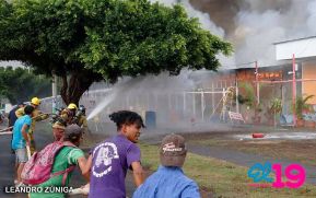 Incendio en tramos de pólvora en Tiscapa