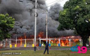 Incendio en tramos de pólvora en Tiscapa