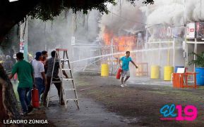 Incendio en tramos de pólvora en Tiscapa