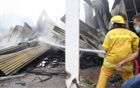 Incendio en tramos de pólvora en Tiscapa