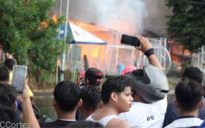 Incendio en tramos de pólvora en Tiscapa