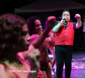 Celebración de la Fiesta de las Victorias en Avenida de Bolívar a Chávez