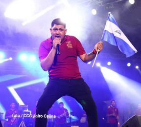 Celebración de la Fiesta de las Victorias en Avenida de Bolívar a Chávez