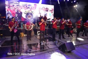 Celebración de la Fiesta de las Victorias en Avenida de Bolívar a Chávez