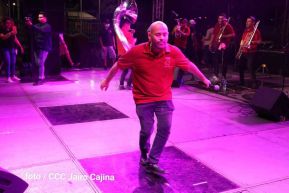 Celebración de la Fiesta de las Victorias en Avenida de Bolívar a Chávez