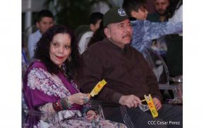 ¡Qué viva la Virgen y que en Nicaragua florezca cada vez más la Paz y el Bien !