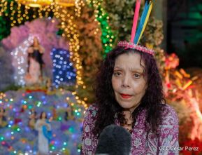 ¡Qué viva la Virgen y que en Nicaragua florezca cada vez más la Paz y el Bien !