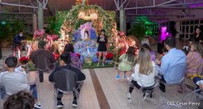 ¡Qué viva la Virgen y que en Nicaragua florezca cada vez más la Paz y el Bien !