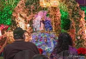 ¡Qué viva la Virgen y que en Nicaragua florezca cada vez más la Paz y el Bien !