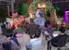 ¡Qué viva la Virgen y que en Nicaragua florezca cada vez más la Paz y el Bien !