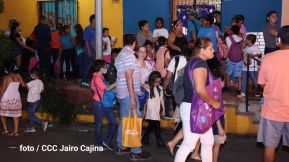 Gritería: Rezar y cantar casa por casa a La Virgen María