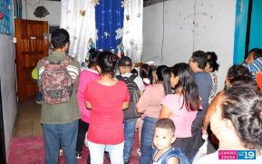Gritería: Rezar y cantar casa por casa a La Virgen María
