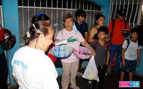 Gritería: Rezar y cantar casa por casa a La Virgen María