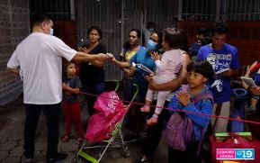 Gritería: Rezar y cantar casa por casa a La Virgen María