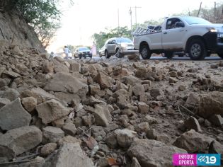 Derrumbes en Carretera Nueva a León por terremoto