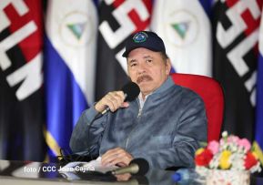 Homenaje al héroe nacional Roberto Clemente