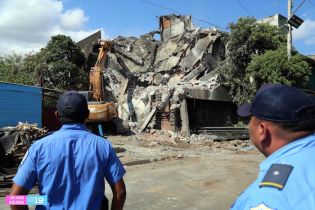 Demuelen escombros de la vieja Managua