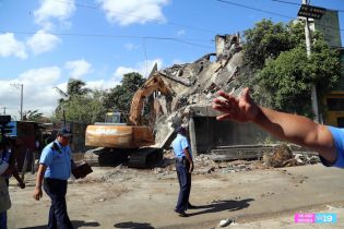 Demuelen escombros de la vieja Managua