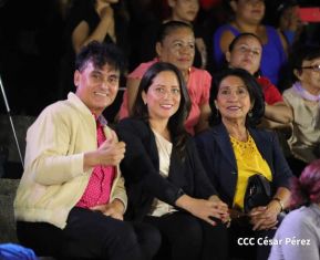 Nicaragua Diseña celebra pasarela "Verso, Perla, Pluma y Flor" en honor a Rubén Darío