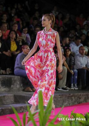 Nicaragua Diseña celebra pasarela "Verso, Perla, Pluma y Flor" en honor a Rubén Darío