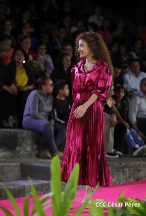 Nicaragua Diseña celebra pasarela "Verso, Perla, Pluma y Flor" en honor a Rubén Darío