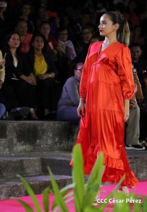 Nicaragua Diseña celebra pasarela "Verso, Perla, Pluma y Flor" en honor a Rubén Darío