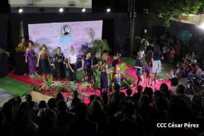 Nicaragua Diseña celebra pasarela "Verso, Perla, Pluma y Flor" en honor a Rubén Darío