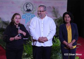 Nicaragua Diseña celebra pasarela "Verso, Perla, Pluma y Flor" en honor a Rubén Darío