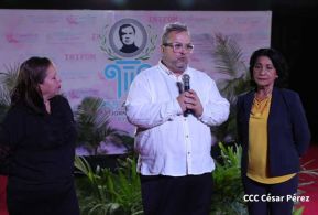 Nicaragua Diseña celebra pasarela "Verso, Perla, Pluma y Flor" en honor a Rubén Darío