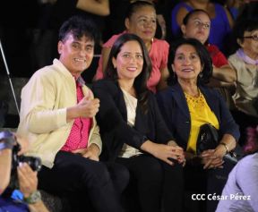 Nicaragua Diseña celebra pasarela "Verso, Perla, Pluma y Flor" en honor a Rubén Darío