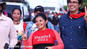 ¡Nicaragua ilumina, como un sol que no declina!