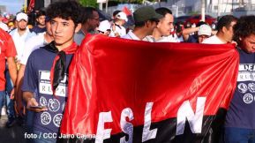 ¡Nicaragua ilumina, como un sol que no declina!