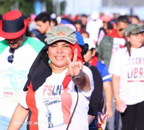 ¡Nicaragua ilumina, como un sol que no declina!