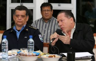 Compañera Rosario preside reunión para afianzar planes de atención por intensa actividad sísmica