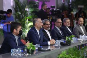 Reunión entre el Presidente Daniel Ortega y Compañera Rosario con el Canciller de Irán