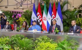 Reunión entre el Presidente Daniel Ortega y Compañera Rosario con el Canciller de Irán