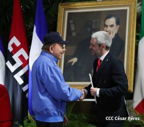 Presidente Daniel Ortega recibe Cartas Credenciales de nuevos embajadores