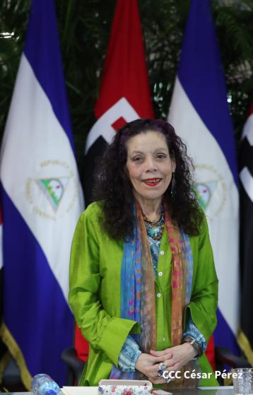 Presidente Daniel y Compañera Rosario en comunicación con las familias nicaragüenses