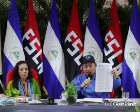 Presidente Daniel y Compañera Rosario en comunicación con las familias nicaragüenses