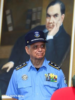 Presidente Daniel y Compañera Rosario en comunicación con las familias nicaragüenses