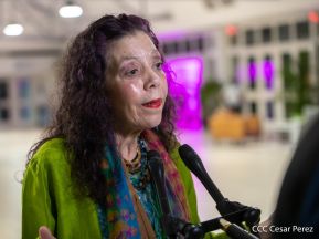 Presidente Daniel y Compañera Rosario en comunicación con las familias nicaragüenses